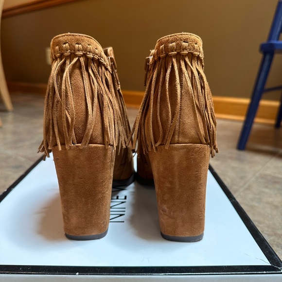 Suede fringe ankle boots, Nine West size 6 - Picture 2 of 4